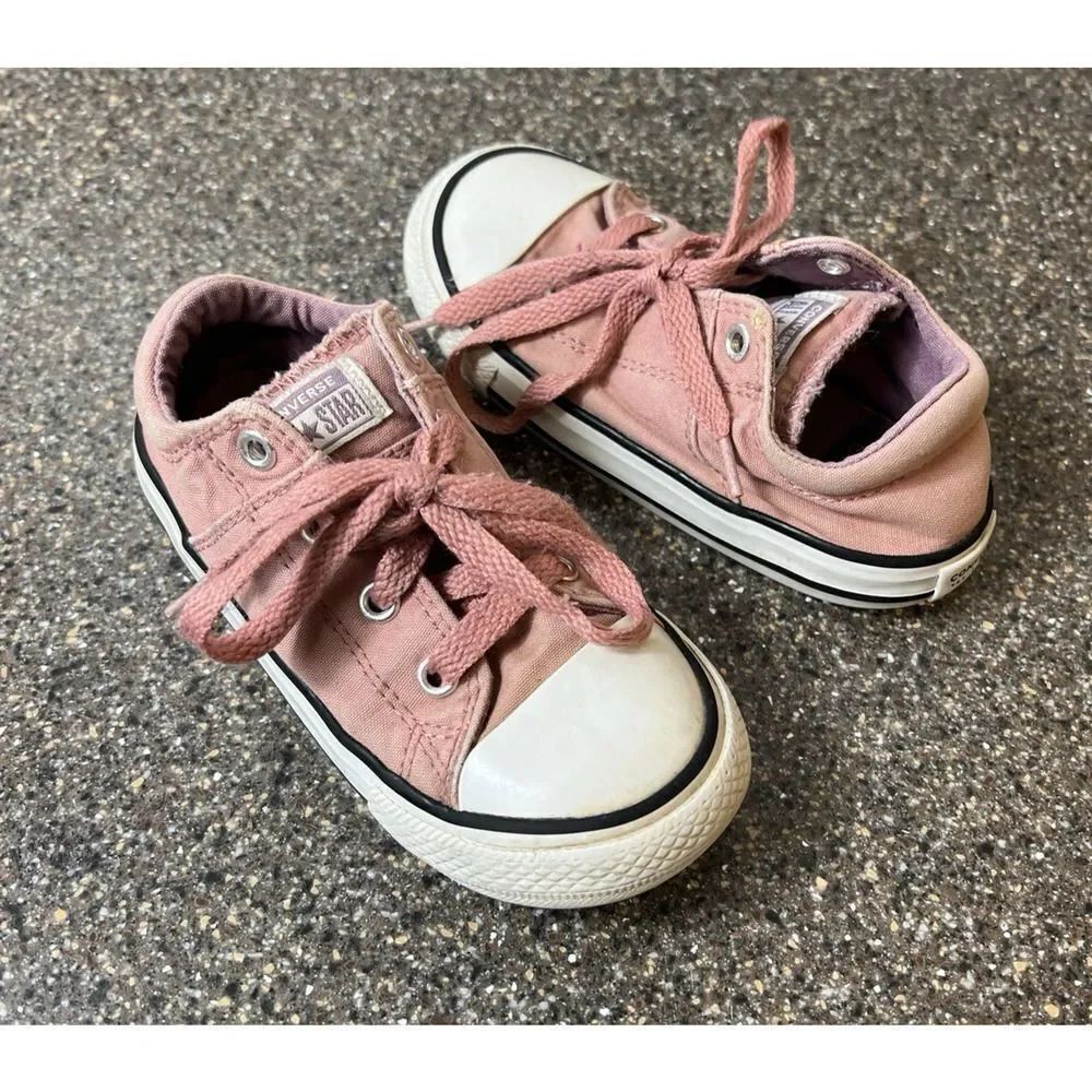 Converse Pink Canvas Sneakers Toddler Girls Size 9 Low Top Lace Up Padded Tongue